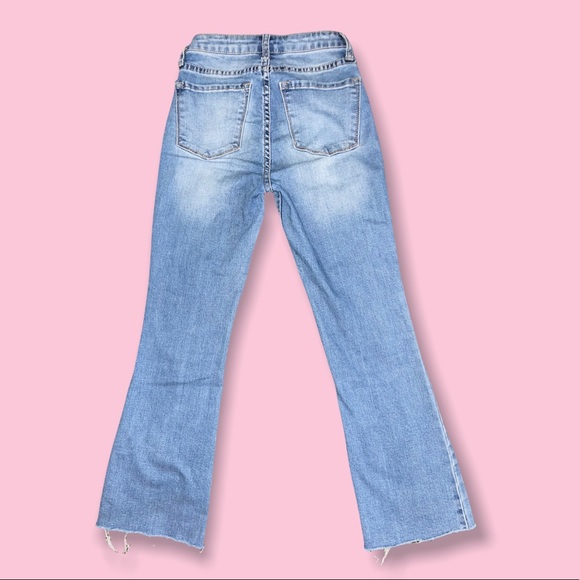 Fashion Nova Ankle, Flare jeans. Amazing stretch and hugs the body so nice! - Picture 3 of 3